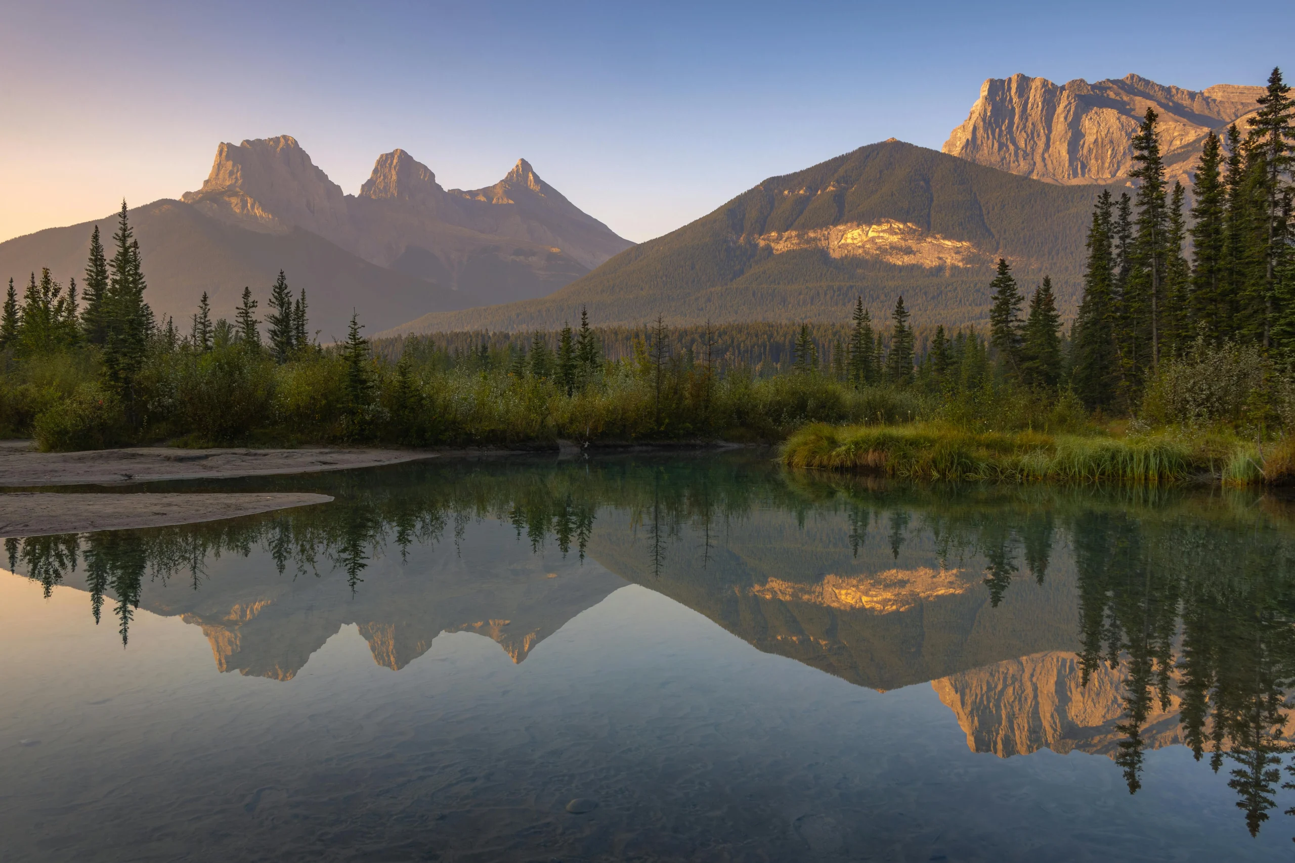 beginner-friendly outdoor spot in Canada with easy scenic access