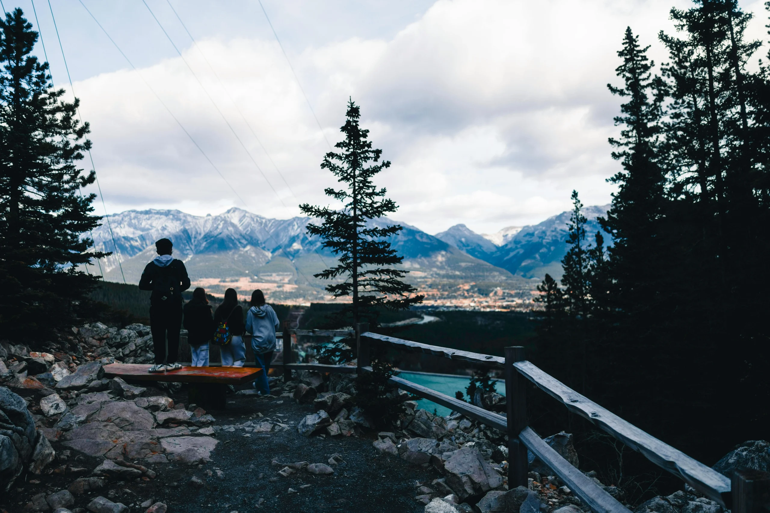 right time of day for an outdoor trip in Canada on a scenic trail