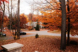 fall weather in Canada changing public routine and outdoor comfort