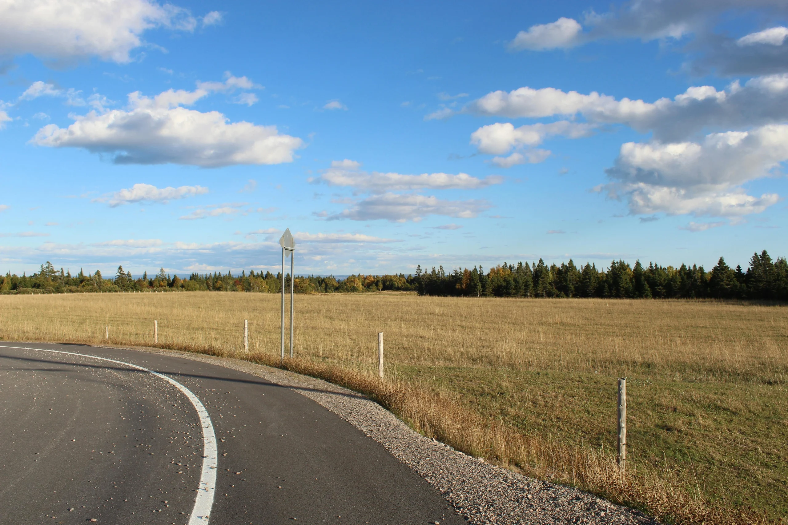 open landscapes in Canada with wide sky and natural scenery