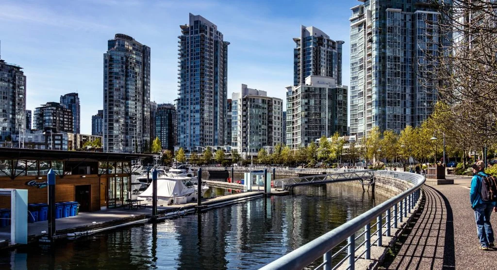 Waterfront restaurants and cafes in Canada with public paths and shoreline gathering spaces