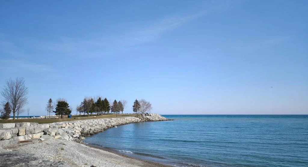 Calm Canadian lakeside with easy shoreline access and clear view