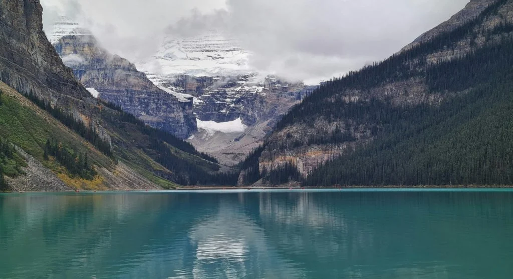 Serene landscape of a Canadian stop with calm outdoor views